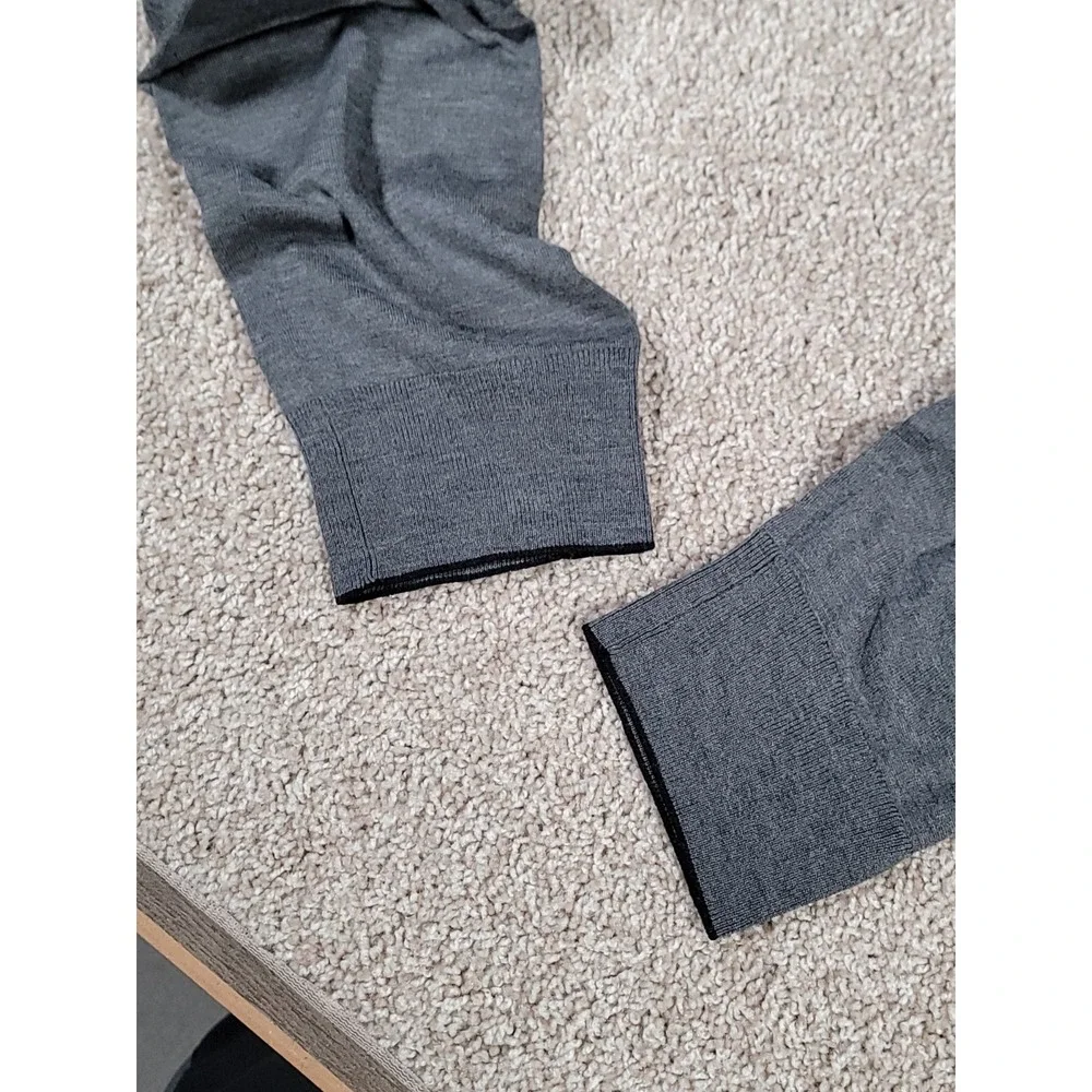 Banana Republic Luxury Blend Mens XL Gray Sweater Silk Wool V-Neck Long Sleeve